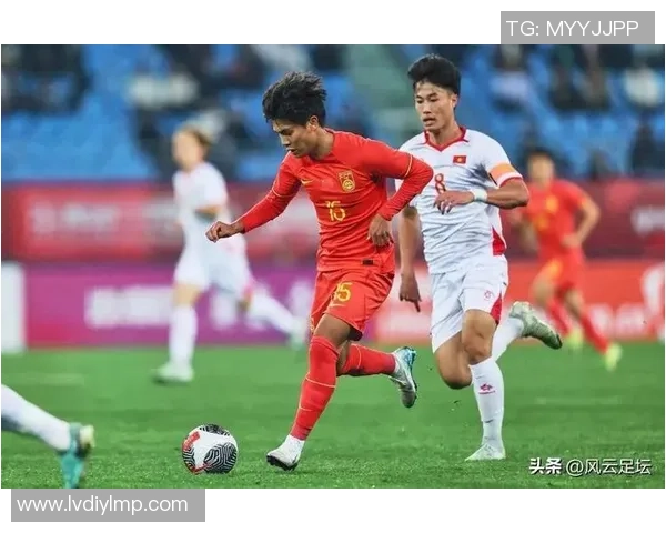 U22国足迎战埃及队全力以赴争取胜利展现青春风采